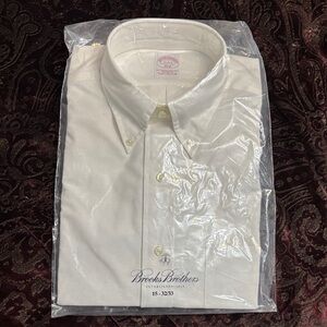 Brooks Brothers Classic White Dress Shirt. Size 15-32/33. Regular fit.